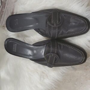 Stuart Weitzman black leather kitten heel sandals shoe size 9.5M